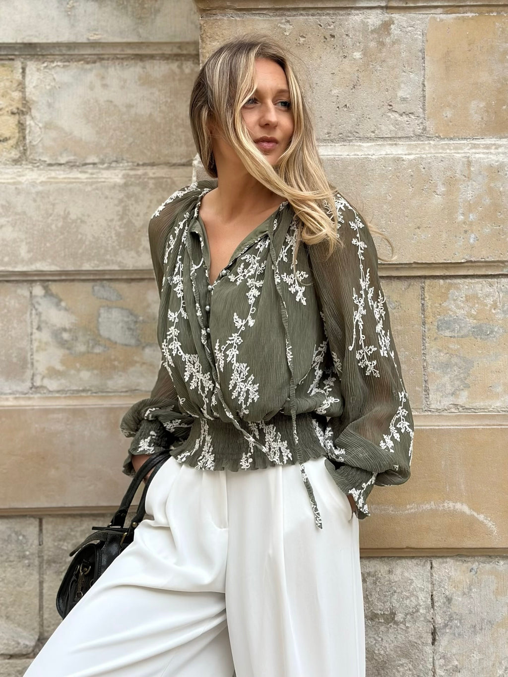 Blouse brodée * Abba*