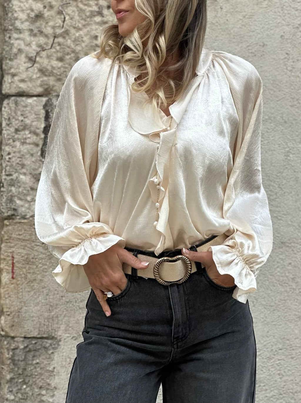 Blouse satinée à volants * Lisa *