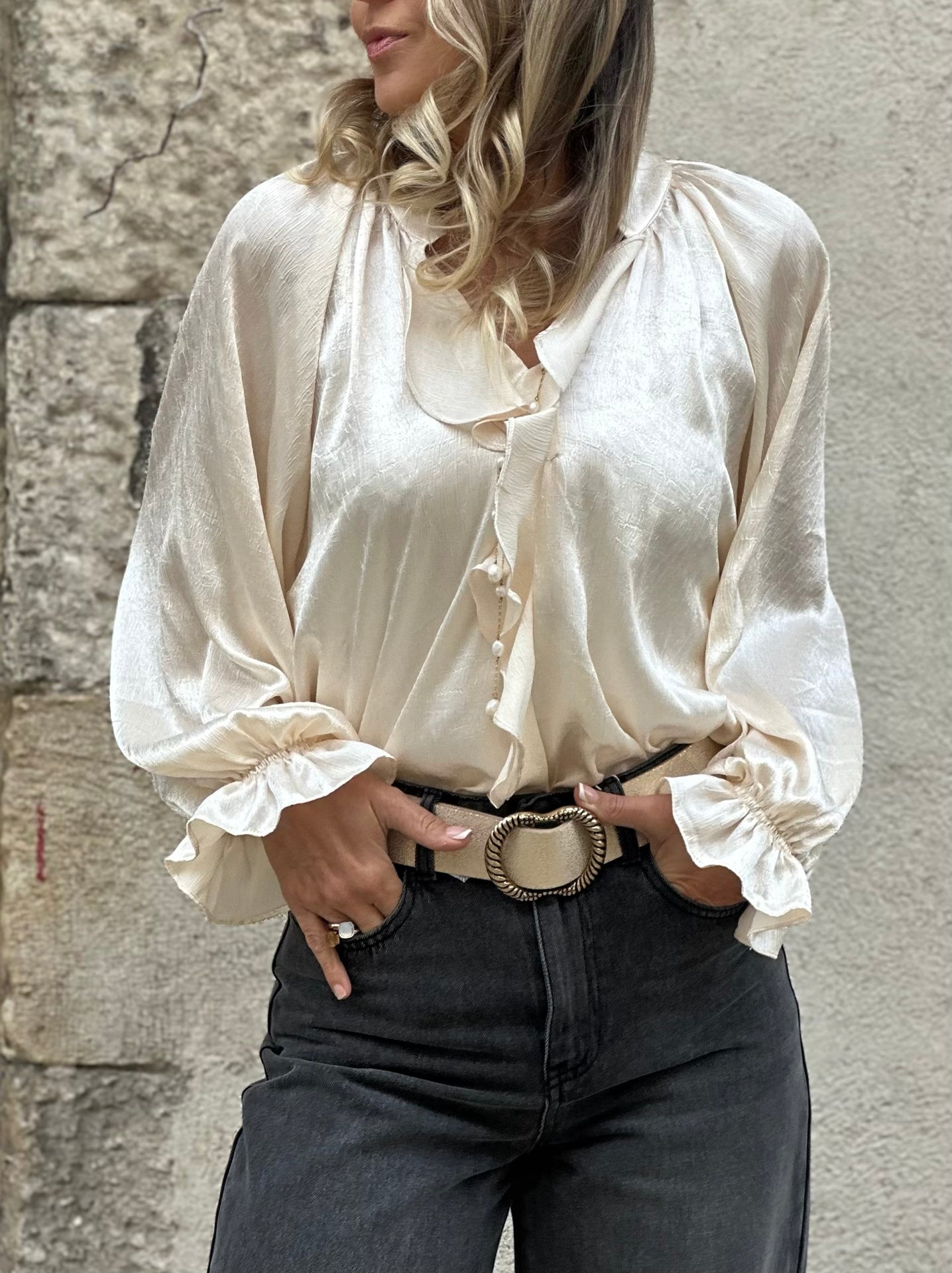 Blouse satinée à volants * Lisa *