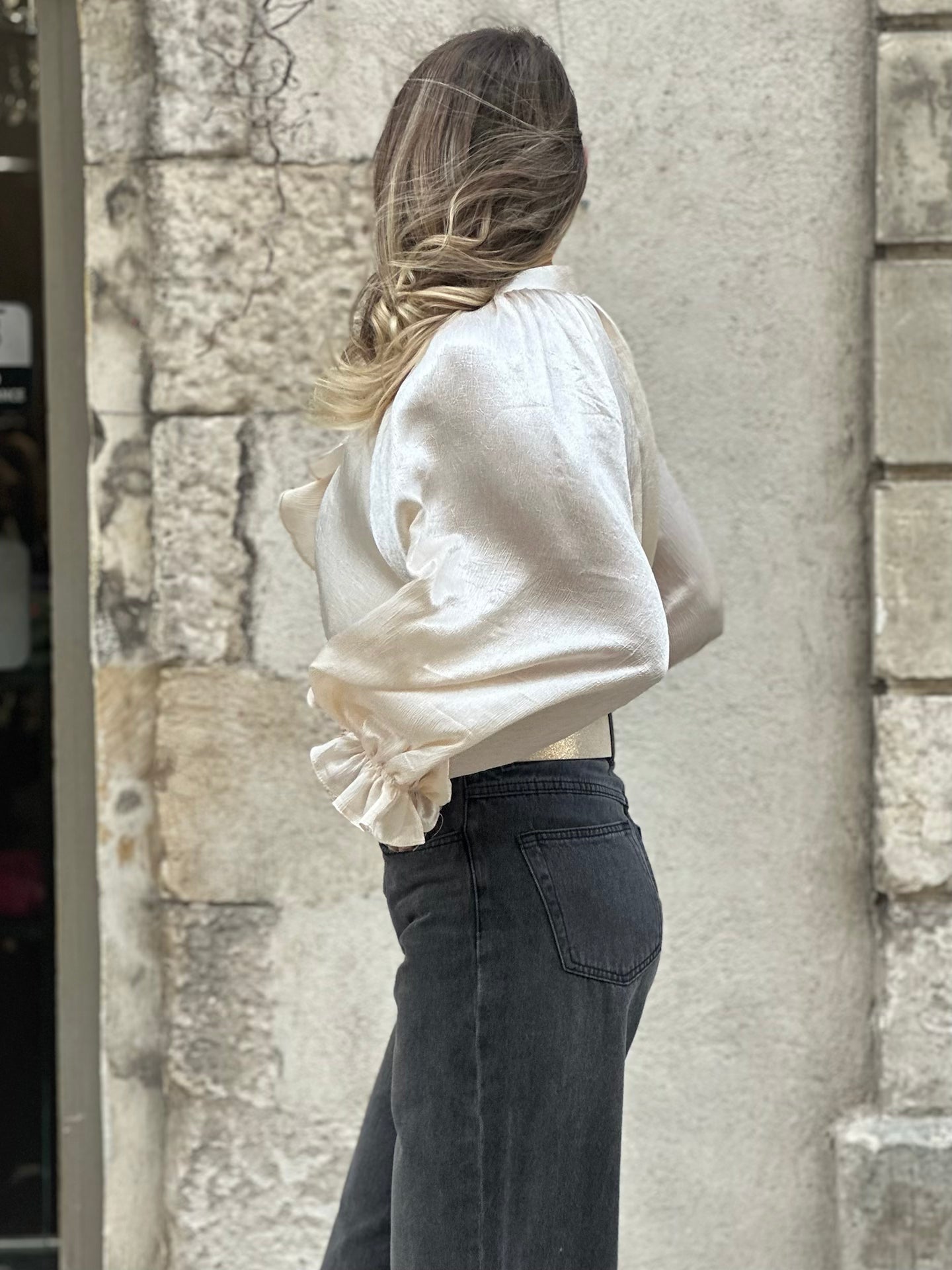 Blouse satinée à volants * Lisa *