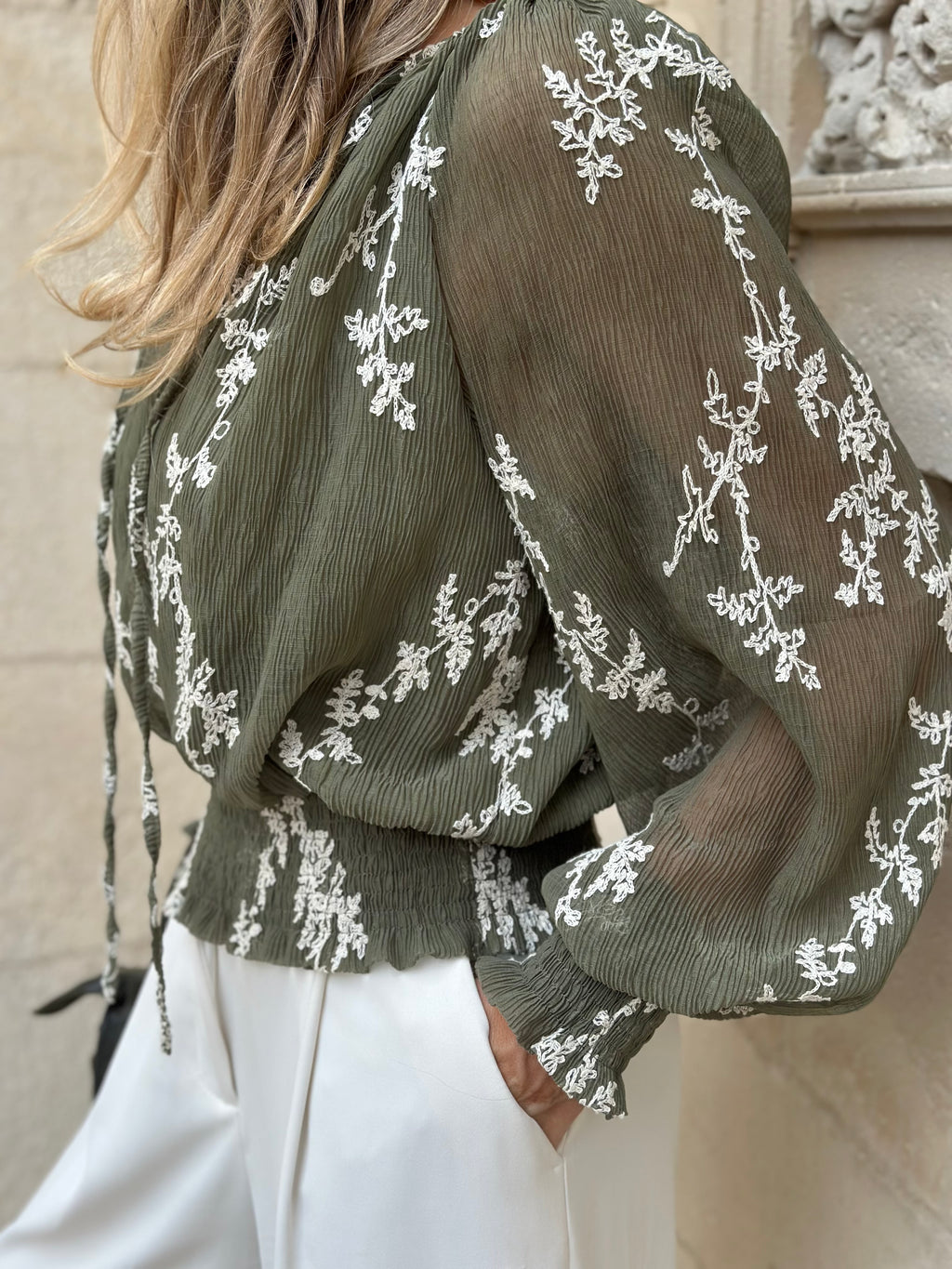 Blouse brodée * Abba*