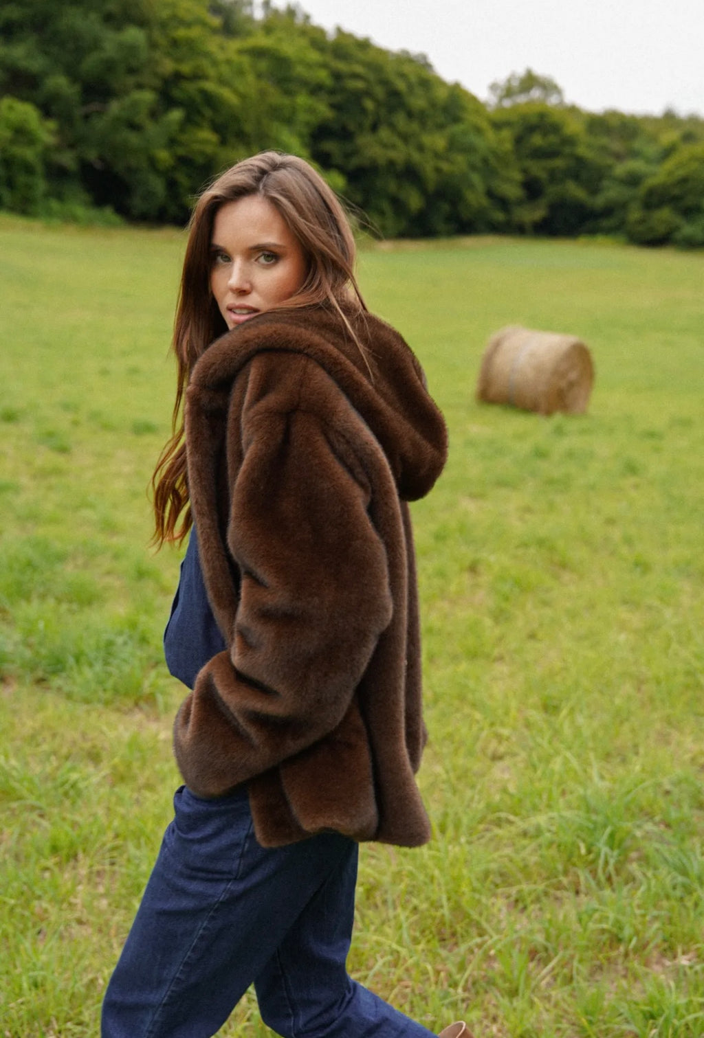 Fausse fourrure à capuche * Victoria *