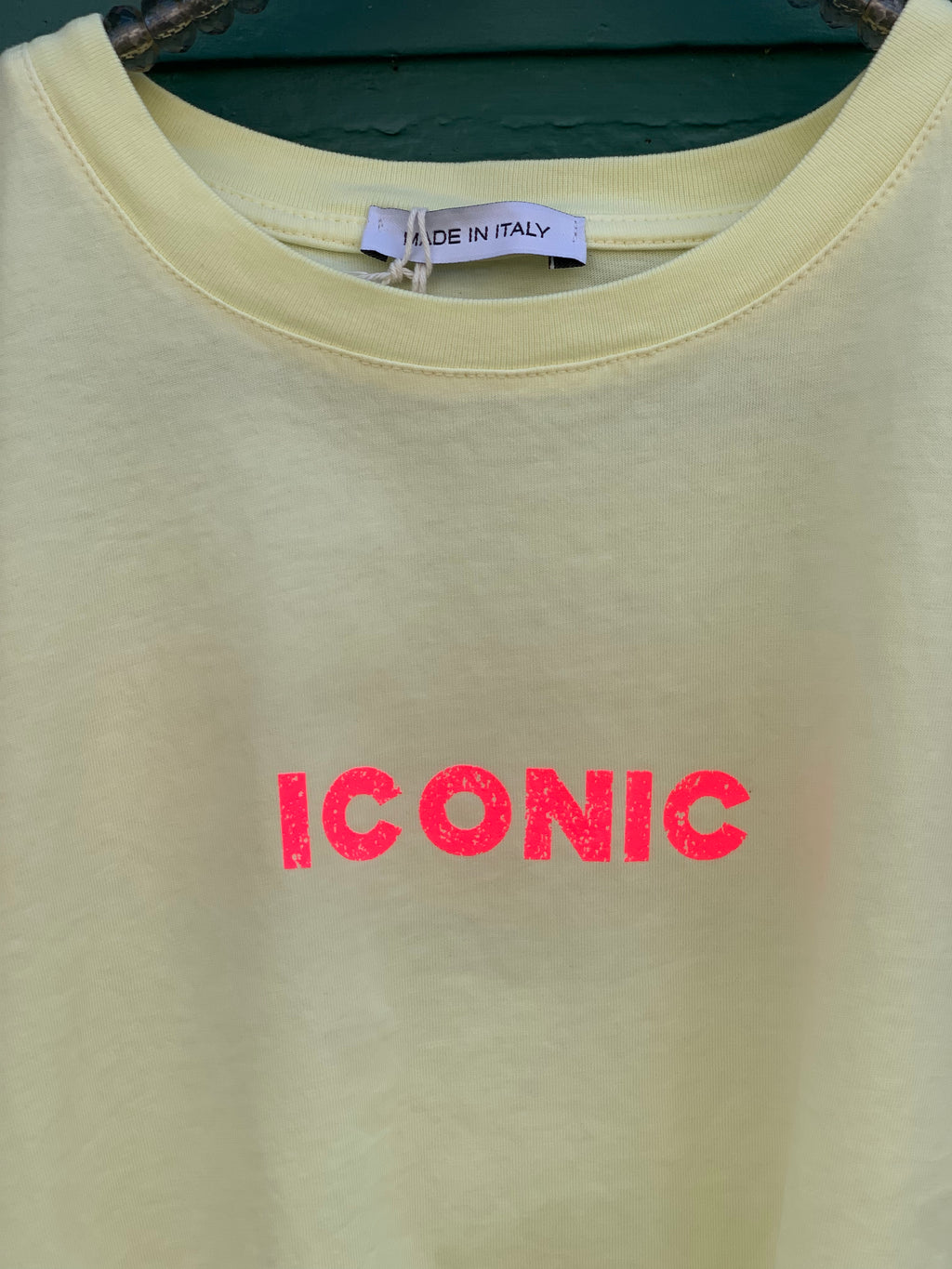 T-shirt * Iconic *