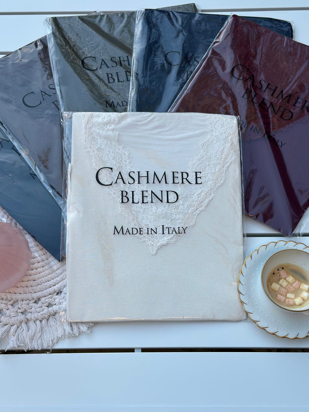 T-shirt manches longues en cachemire et dentelle